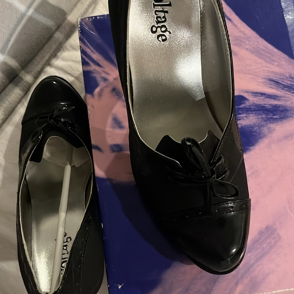 Heels - Picture 2 of 3